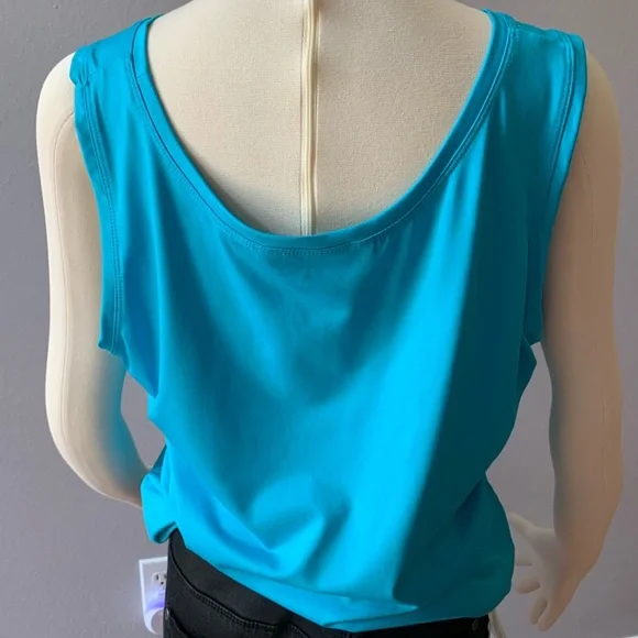 Simple‎ Turquoise Tank - Picture 2 of 3